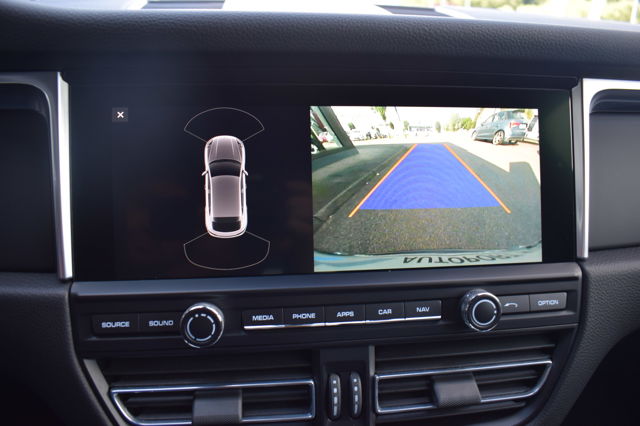 Porsche Macan (Bild 10)
