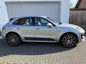 Porsche Macan GTS Facelift2022 1.HAND PORSCHE SCHECKHEFT (Bild 2)