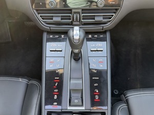 Porsche Macan GTS Facelift2022 1.HAND PORSCHE SCHECKHEFT (Bild 17)