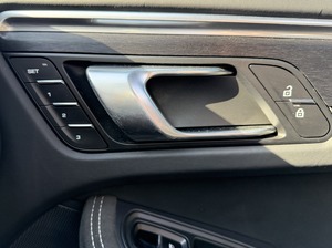 Porsche Macan GTS Facelift2022 1.HAND PORSCHE SCHECKHEFT (Bild 23)