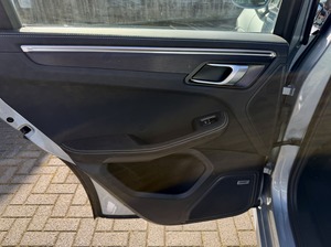 Porsche Macan GTS Facelift2022 1.HAND PORSCHE SCHECKHEFT (Bild 28)