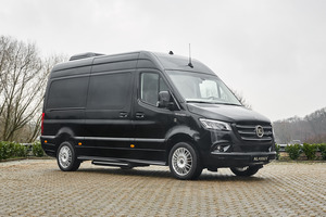 Mercedes-Benz Sprinter 319 VIP A Custom Sprinter Luxury Van
