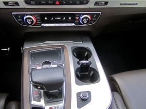 Audi SQ7 ABT 520PS VOLL! 7-Seat+B&O! Unfallfrei+SH ! (Bild 28)