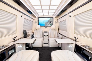 KLASSEN Mercedes-Benz Sprinter VIP. 519  Luxury First Class VAN Conversions. MSD_1417