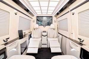 KLASSEN Mercedes-Benz Sprinter VIP. 519  Luxury First Class VAN Conversions. MSD_1417