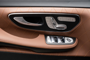 KLASSEN Mercedes-Benz V-Class VIP. V 300 - Sondermodell VIP EDITION 2023. MVMH_1625
