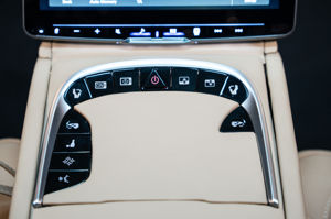 KLASSEN Mercedes-Benz V-Class VIP. V 300 | VIP Business VAN Luxury Edition. MVTM_1592