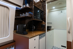 KLASSEN Mercedes-Benz Sprinter VIP. 519 LUXURY VIP BUS BAR TOILET. MSTM_1483