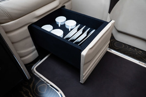 KLASSEN Mercedes-Benz V-Class VIP. V 300 | Luxury VIP First Class VAN. MVE_1685