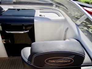 Lamborghini PERFORMANCE 1201 Offshoreboot (Bild 28)