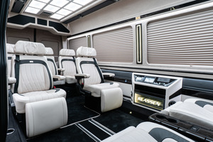 KLASSEN Mercedes-Benz Sprinter VIP. 319 Business Luxury BUS VIP 7+1+1 w907. MSV_1442