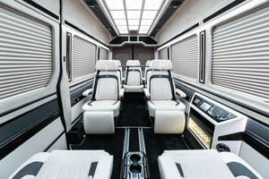 KLASSEN Mercedes-Benz Sprinter VIP. 319 Business Luxury BUS VIP 7+1+1 w907. MSV_1442