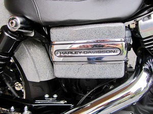 Harley-Davidson DYNA Street Bob  CUSTOM SPEZIAL Jekill und Hyde (Bild 14)