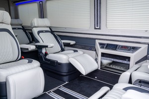 KLASSEN Mercedes-Benz Sprinter VIP. 319 Business Luxury BUS VIP 7+1+1 w907. MSV_1430