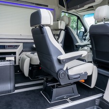KLASSEN Mercedes-Benz Sprinter VIP. 319 Business Luxury BUS VIP 7+1+1 w907. MSV_1430