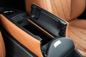 KLASSEN Mercedes-Benz V-Class VIP. V 300 - 4MATIC VIP Avantgarde Interieur. MVMH_1571